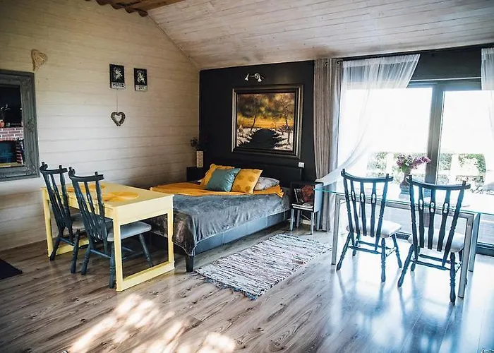 Tuka Talu ,soomaa Piirkonnas, Paernumaa Проживание в семье Тори